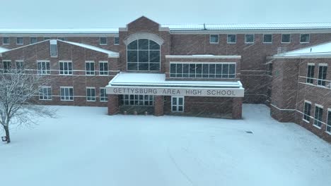 Escuela-Secundaria-Del-área-De-Gettysburg-Durante-La-Tormenta-De-Nieve