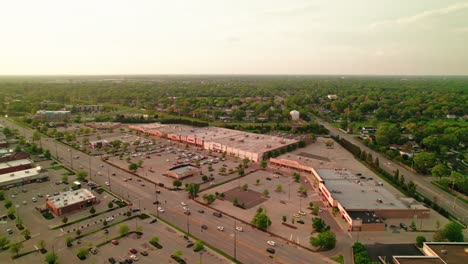 Arlington-Heights,-Illinois,-Mostrando-Centros-Comerciales-Y-áreas-Residenciales.
