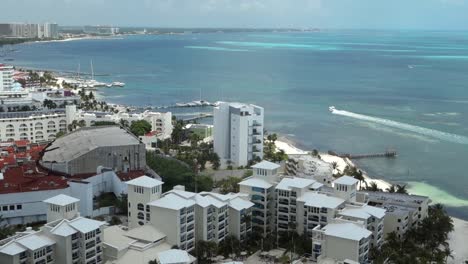 aerial-panoramic-of-Cancun,-Mexico