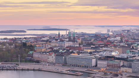 Luftaufnahme-Des-Sonnenuntergangs-über-Dem-Viertel-Helsinki-Punavuori,-Finnland