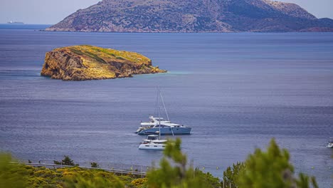 Boote,-Yachten,-Segelboote-Vor-Der-Küste-Der-Griechischen-Inseln---Zeitraffer