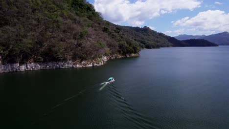 el-cajon-dam-honduras-tourist-center-for-foreigners