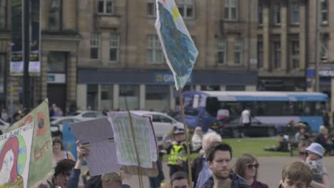 Glasgower-Jugend-Klima-Streik-Am-George-Square