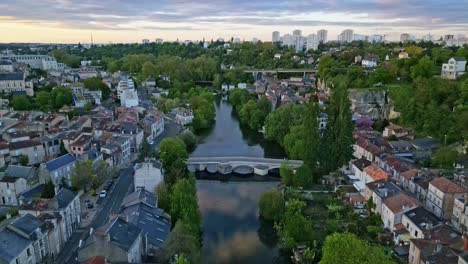 Pont-Joubert-bridge-on-Clain-river-at-Poitiers-in-France