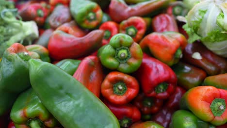 Red-and-Green-Bell-Peppers-Close-Up