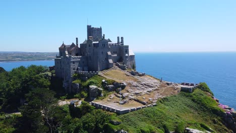 Toma-De-Alta-Calidad,-Vista-Aérea-De-La-Isla-De-St-Michael`s-Mount,-Vista-De-La-Capilla-Del-Siglo-XV-En-Cornualles,-Parte-2.