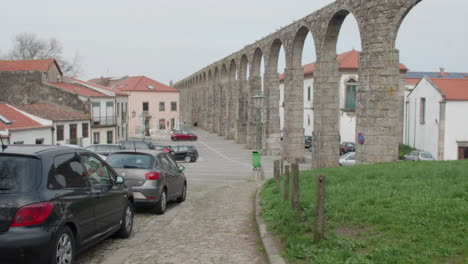 Panoramic-Shot-of-a-Roman-Aqueduct