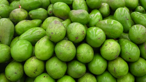 Fresh-Native-Avocados-From-Colombia.-Wide-Shot