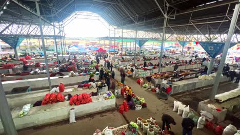 People-visit-the-main-bazaar-for-groceries,-in-Samarkand,-Uzbekistan-in-4k