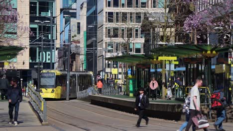 Metrolink-trams-at-St