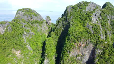 Pileh-Lagune-Berge-Von-Oben-Nach-Unten