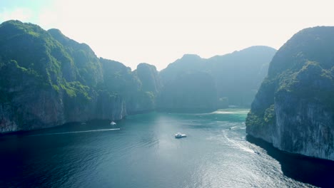 Tropical-Island,-Foggy-Misty-Morning