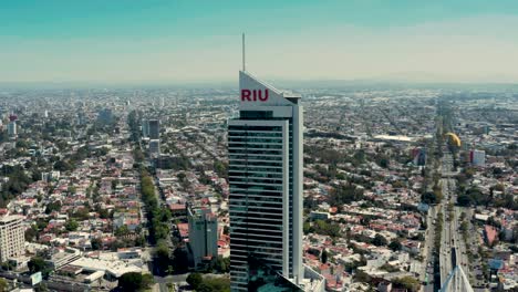 Aerial-shot-of-the-Riu-Hotel-in-Guadalajara,-Jalisco,-Mexico