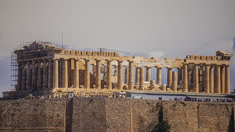 Acropolis-of-Athens,-Greece-crowded-with-tourists---isolated-cloudscape-time-lapse