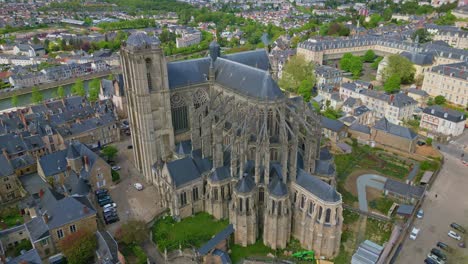 Cathedral-of-Saint-Julian-at-Le-Mans-in-France