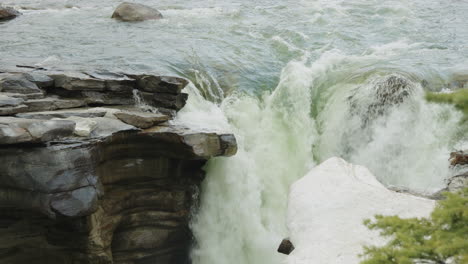 Cámara-Lenta-De-Las-Cataratas-De-Athabasca