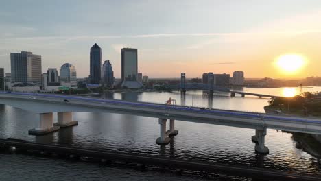 Jacksonville-Florida-Luftumlaufbahn-Bei-Sonnenaufgang