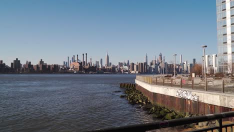 Standing-by-the-shoreline-in-williamsburgs-looking-at-Midtown-Manhattan
