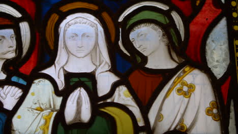 Buntglasfenster-In-Der-St.-Mary&#39;s-Kirche-In-Ealing-Zeigen-Heilige-Und-Jungfrau-Maria