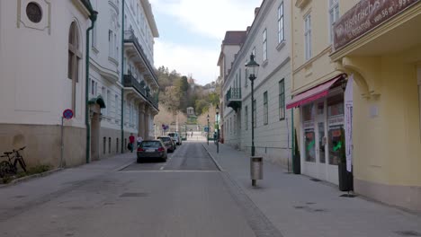 Calle-Vacía-En-Baden,-Cerca-De-Viena,-Durante-El-Cierre