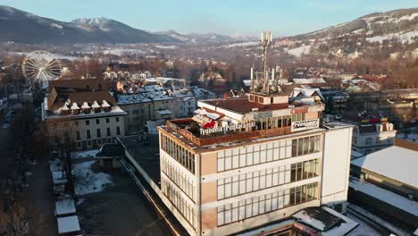 Cafe-Tygodnik-at-Zakopane-overlooking-city-and-mountains-in-background