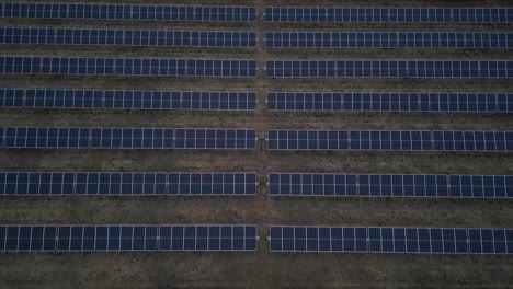 Sonnenkollektoren-Im-Photovoltaikpark
