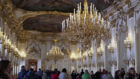 Schönbrunn-Palace,-a-popular-tourist-destination-in-Vienna,-Austria,-attracts-visitors-from-all-over-the-world