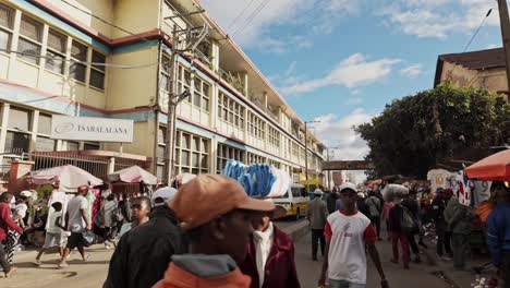 Belebte-Menschen-In-Den-Straßen-Von-Antananarivo---Der-Hauptstadt-Madagaskars