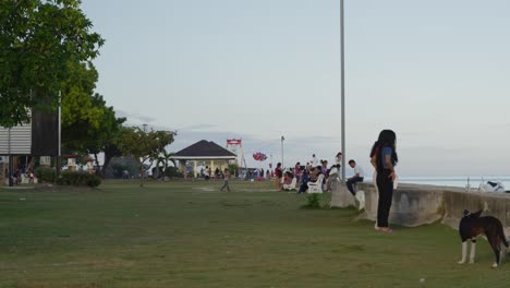 People-enjoying-their-evening-at-the-coastal-park