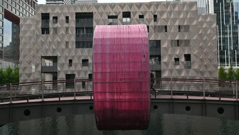 Kunst-Auf-Der-Brücke-In-Canary-Wharf,-London,-Großbritannien