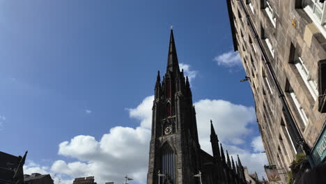 Famous-Tolbooth-Kirk-in-Edinburgh-on-a-sunny-day