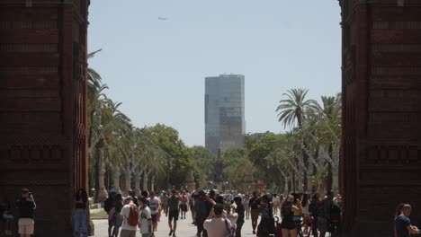 Scenic-Timelapse-of-pedestrains-walking-and-sightseeing-the-Arc-de-Triomf-in-Barcelona