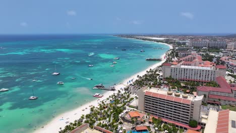Palm-Beach-Bei-Noord-In-Oranjestad-Aruba