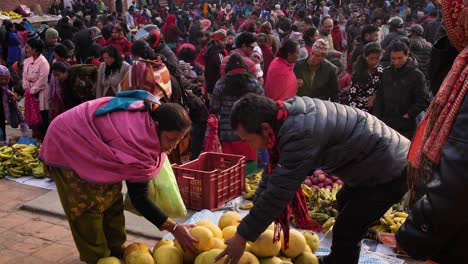 Primer-Plano-Elevado-De-Puestos-De-Mercado,-Bhaktapur,-Valle-De-Katmandú,-Nepal