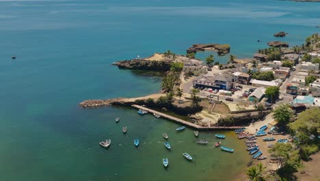 Pueblo-Y-Puerto-De-Boca-De-Yuma,-República-Dominicana