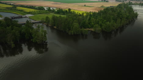 Lake-Water-And-Lush-Vegetation-In-Reelfoot-Lake-State-Park-In-Tennessee,-United-States---Aerial-Drone-Shot