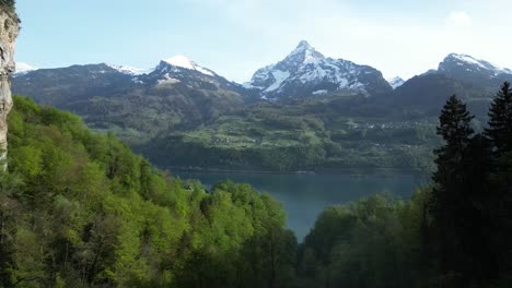 Drohnenaufnahme-Der-Atemberaubenden-Seerenbachfälle-Amden,-St.