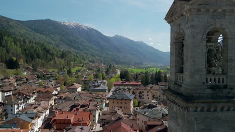 Pinzolo-village-and-San-Lorenzo-Church,-Trentino-in-Italy