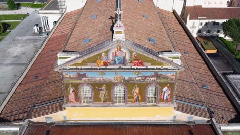 Drohne-Fliegt-Herab-Und-Enthüllt-Wunderschönes-Mosaik-In-Der-Basilika-St.-Paul-Vor-Den-Mauern