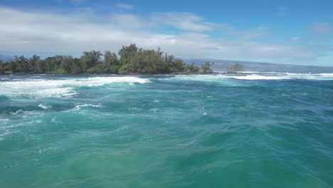 Ruhige-Blaue-Ozeanwellen-Hawaii