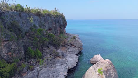 Rocky-cliffs-of-Jaragua-National-Park,-Pedernales-in-Dominican-Republic