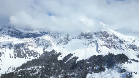 Overview-Shot-Of-Stunning-Fronalpstock-Glarus-Snowy-Mountains,-Switzerland