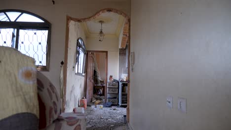 Innenansichten-Des-Zerstörten-Hauses-Einer-Zivilfamilie-Im-Gazastreifen-Während-Des-Kriegskonflikts-Zwischen-Israel-Und-Hamas