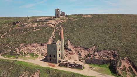 Mina-De-Estaño-De-Wheal-Coates,-Un-Tesoro-Histórico-Del-Fideicomiso-Nacional-Con-Vistas-A-Los-Acantilados-Cerca-De-Santa-Inés