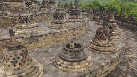 Vista-Aérea-Del-Templo-De-Borobudur,-Java-Central,-Indonesia