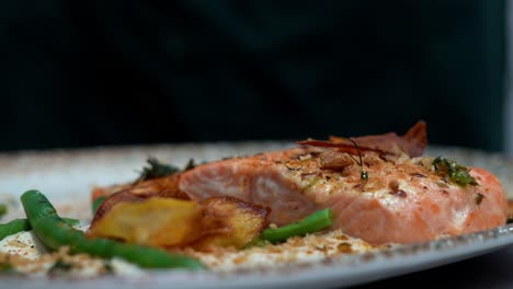 delicious-food-in-fancy-restaurant-close-up-shot,-push-in-shot