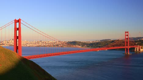 Aussichtspunkt-Golden-Gate-Bridge-Mit-Blick-Auf-Die-Bucht-Bei-Sonnenuntergang-In-San-Francisco,-Kalifornien,-USA