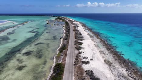 Strandstraße-Am-Kralendijk-In-Bonaire,-Niederländische-Antillen