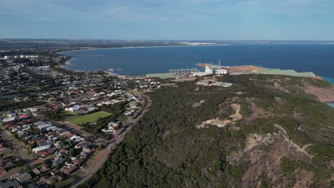 Elevated-panoramic-view-of-the-oceanfront-town-of-Esperance-in-Western-Australia