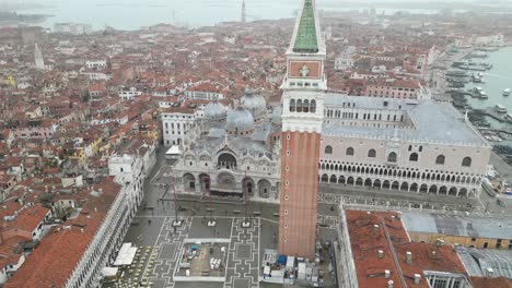 Hermosa-Venecia-Italia-En-El-Día-Brumoso-Aéreo